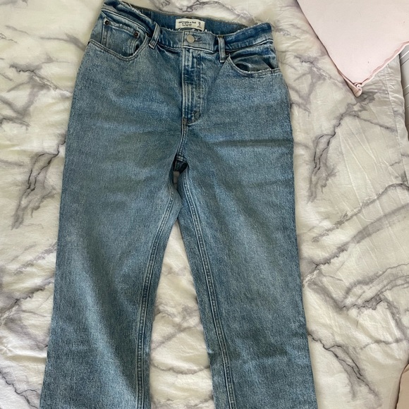 Abercrombie&Fitch ultra high rise straight jeans - Picture 2 of 6